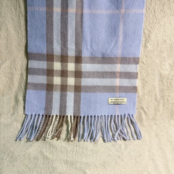 Vintage  Burberry 50Cashmere50Merino Scarf  excellent condition Made in Scotland - Picture 5 of 5